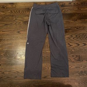 Lululemon Men’s Medium Gray jogging pants. Approx.41.5” L in great condition